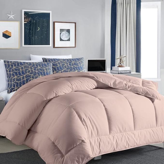 Luxury Quilted Comforter – Soft & Lightweight Bedding