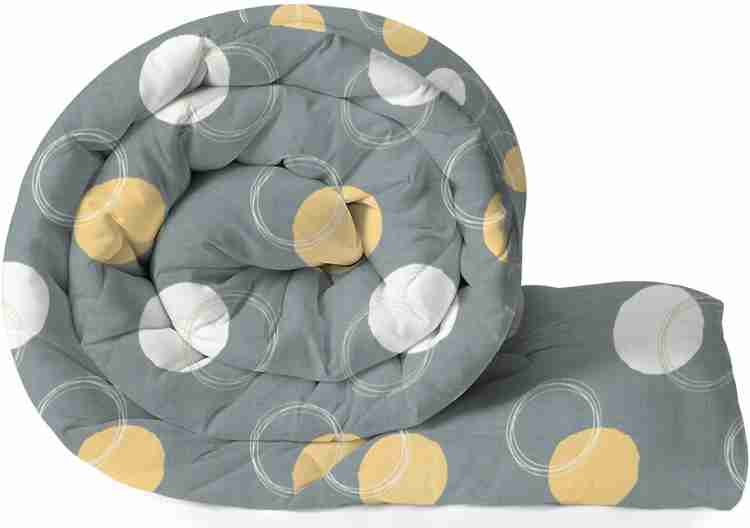 Luxury Quilted Comforter – Soft & Lightweight Bedding