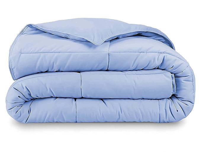 Luxury Quilted Comforter – Soft & Lightweight Bedding