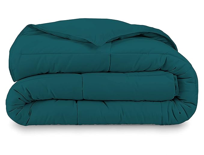 Luxury Quilted Comforter – Soft & Lightweight Bedding